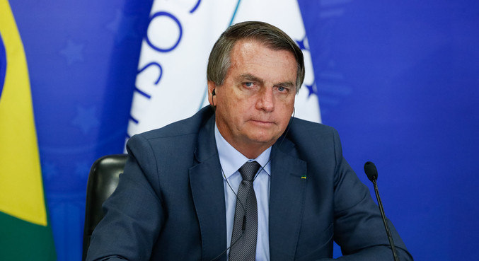 À TV Brasil, Bolsonaro afirma que vai vetar o novo Fundo Eleitoral